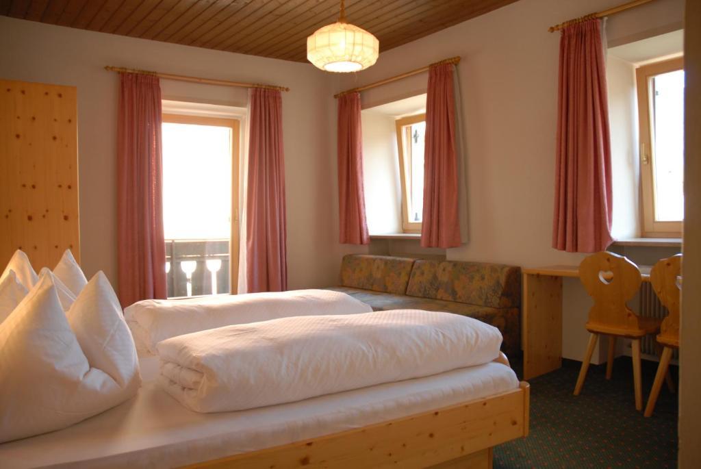 Hotel B&B Gasthof Zur Linde Rio di Pusteria Camera foto